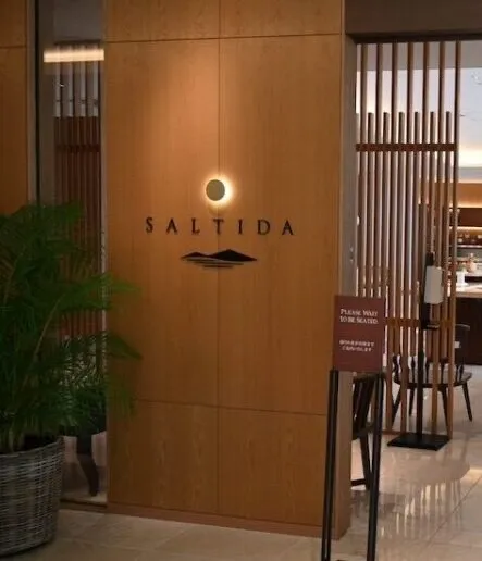 SALTIDA（サルティーダ）の看板